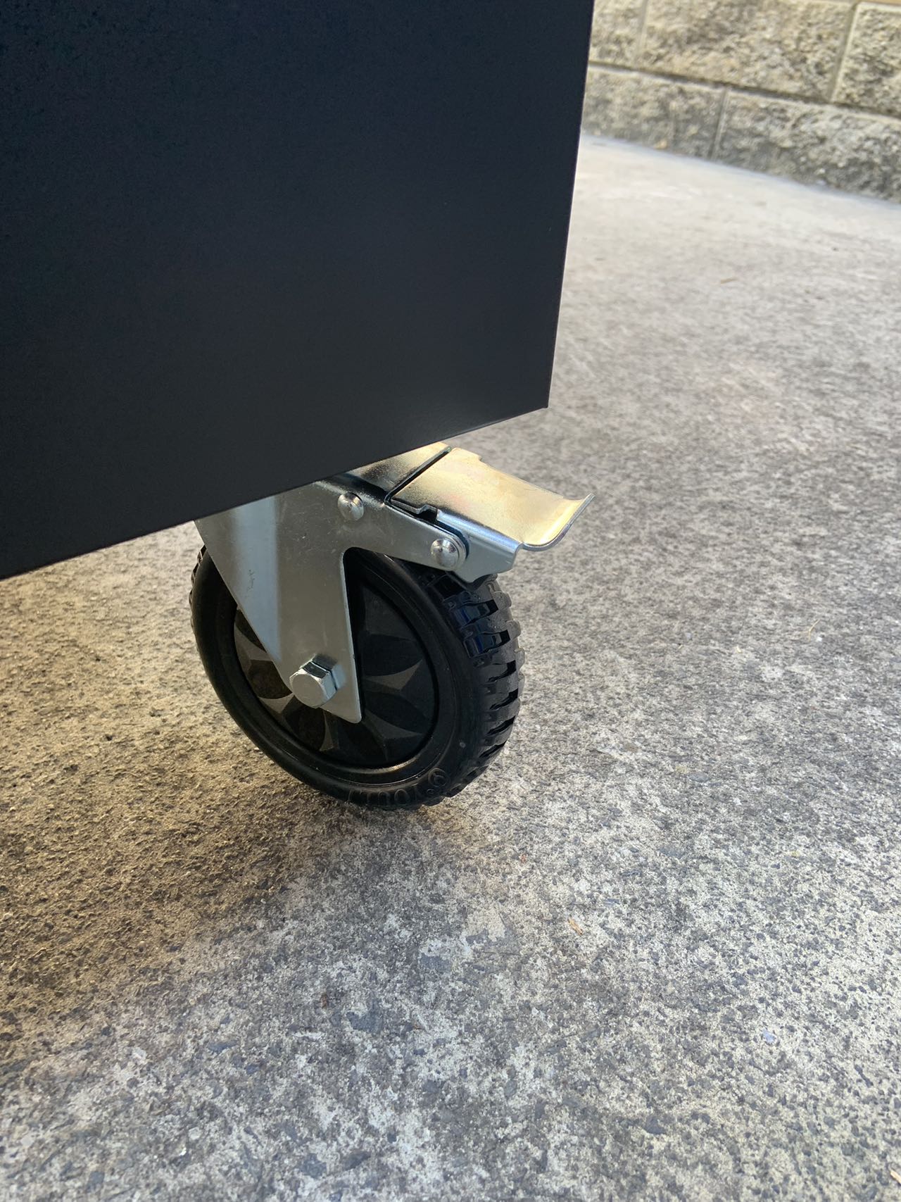 55" 10 Drawer Mobile Workbench Powder Coated Steel Toolbox Cabinet with Wood Top (Black) - Image 7