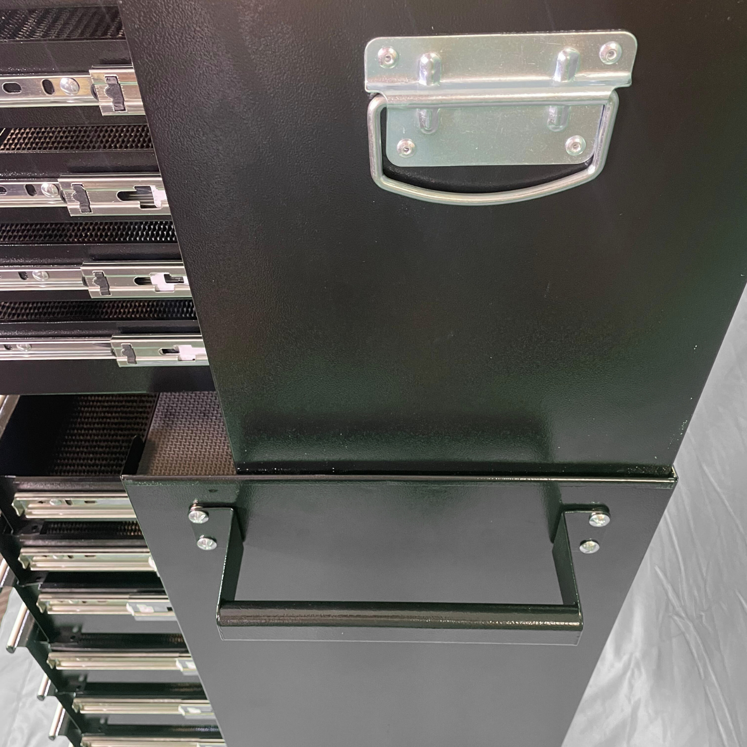 16 Drawer Steel Mobile Toolbox Tooltrolley With Upper Box (Black) - Image 6